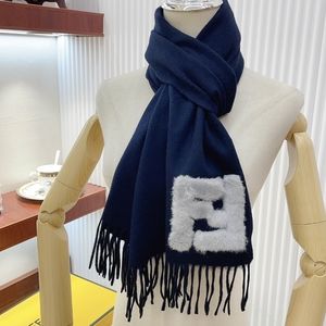 Fendi women's fashion knitted scarfc